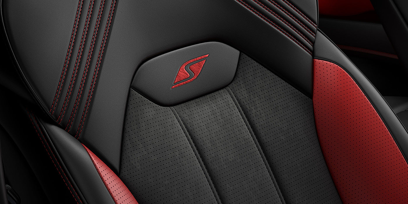 Bentley Santiago Bentley Bentayga S seat with detailed red Hotspur stitching and black Beluga coloured hide. 